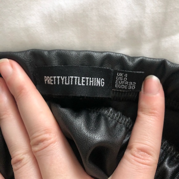 Fake leather skirt - Picture 3 of 3